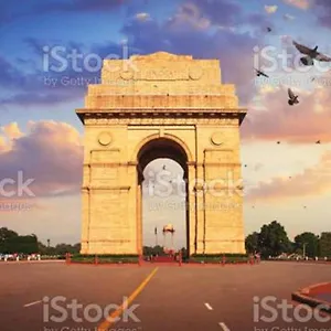 https://hotel-aerocity-golden-new-delhi.hotelsdelhi.org